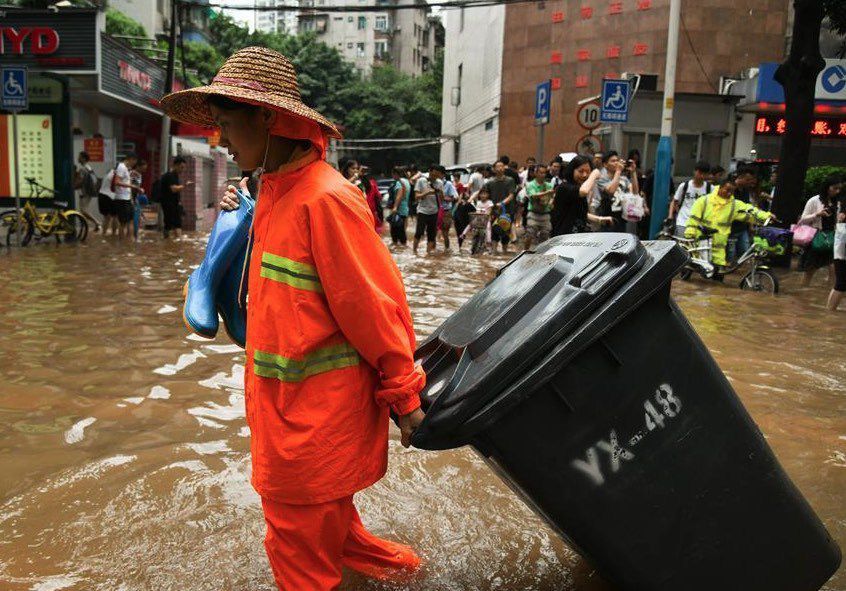 На півдні і сході Китаю через сильні зливи постраждало більше мільйона людей. Влада оцінює збитки у 208 мільйонів доларів.