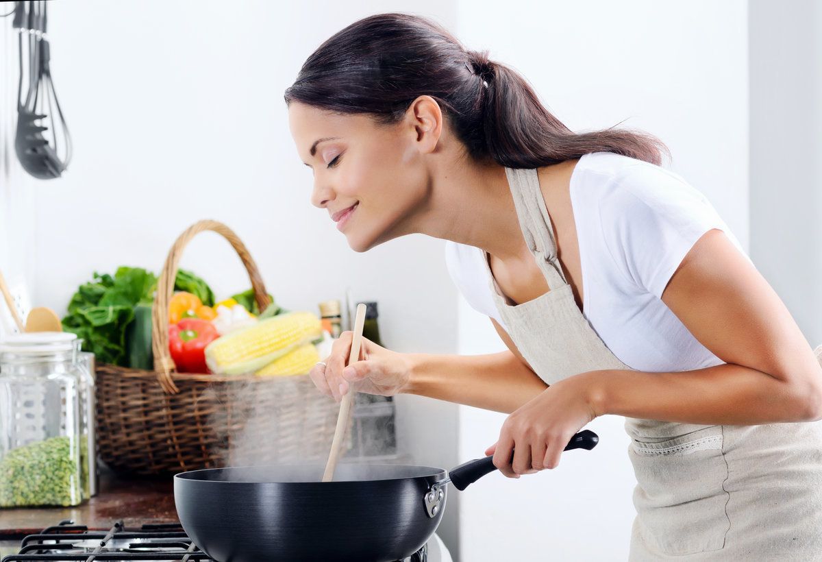 Прийшов час розвінчати міфи про приготування їжі, щоб не зіпсувати страву та вивести вашу кулінарну майстерність на наступний рівень. Деякі перконання негативно впливають на якість страв.