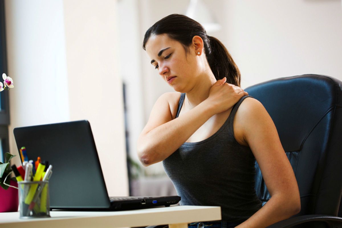 Компенсувати 8 годин сидіння на роботі можна за допомогою години легких вправ. Сидячий спосіб життя потрібно розбавляти фізичною активністю.