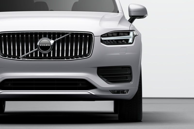 Volvo відкликає пів мільйона своїх автомобілів через дефект двигуна. Будуть відкликані автомобілі, випущені з 2014-го до 2019 року, зокрема, V40, V60, V70, S80, XC60 і XC90.