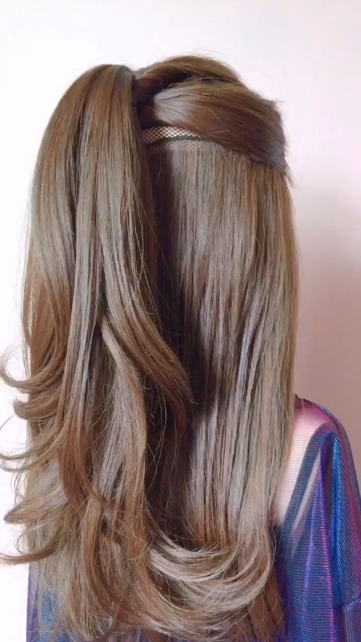 Яку зачіску відродили до життя цього літа: як носити найстильнішу зачіску — 2019. Судячи з того, з якою зачіскою ходять практично всі світові зірки цього літа, прямо з дев'яностих до нас повернулася зачіска Мальвина.