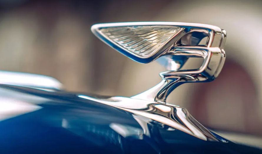 Лімітований Bentley Flying Spur пішов з молотка за 700 тис. євро. Неназваний покупець заплатив за автомобіль потрійну ціну.
