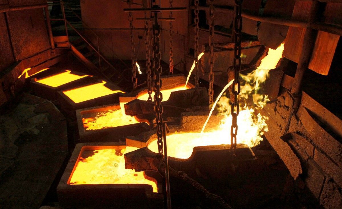 Україна посіла 13-те місце серед світових виробників сталі. У порівнянні з червнем минулого року виробництво сталі скоротилося на 3%.