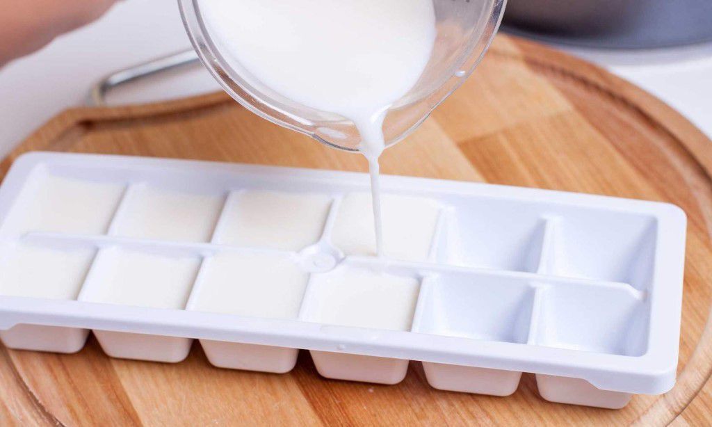 Чи корисно заморожувати молоко для тривалого зберігання. Як правильно зберігати молоко, щоб воно не втратило корисні компоненти.