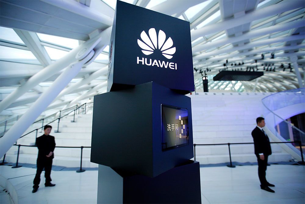 Продажі смартфонів Huawei зросли більш ніж на 20%, попри санкції США. Проте деякі труднощі все-таки виникли.