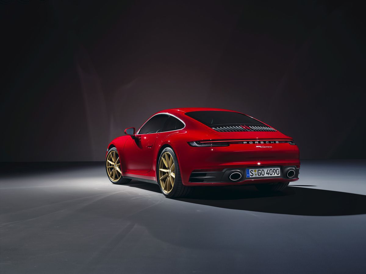 Porsche показала нові моделі: Coupé і Cabriolet. Всі преміум-характеристики залишилися незмінними та досконалими як і в моделі 911 Carrera S.