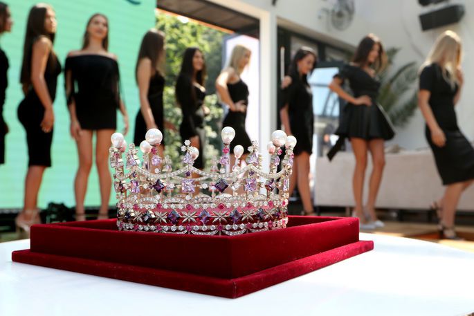 У Києві відбулася офіційна презентація претенденток на участь у національному конкурсі краси "Міс Україна-2019". Відібрані 50 красунь.