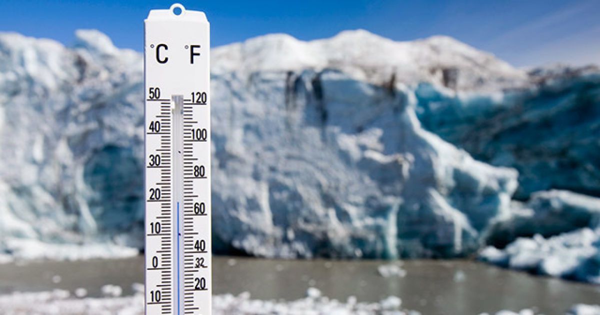 Всього за один день в Гренландії розтанули мільярди тонн льоду. Європейська спека дісталася і до льодового щита.