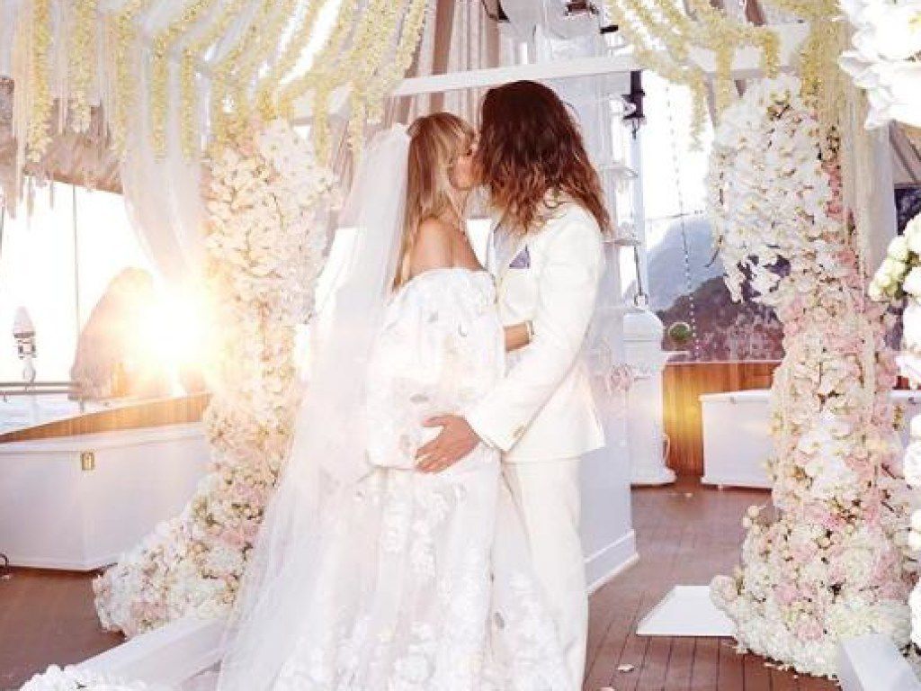 Відбулося весілля Хайді Клум і Тома Каулітца. 46-річна супермодель Хайді Клум втретє вийшла заміж.