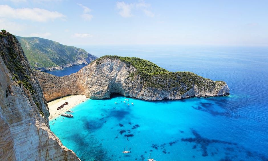 Грецький острів пропонує платити 600 євро на місяць всім охочим оселитися на ньому. Пропозиція для сучасних Робінзонів.