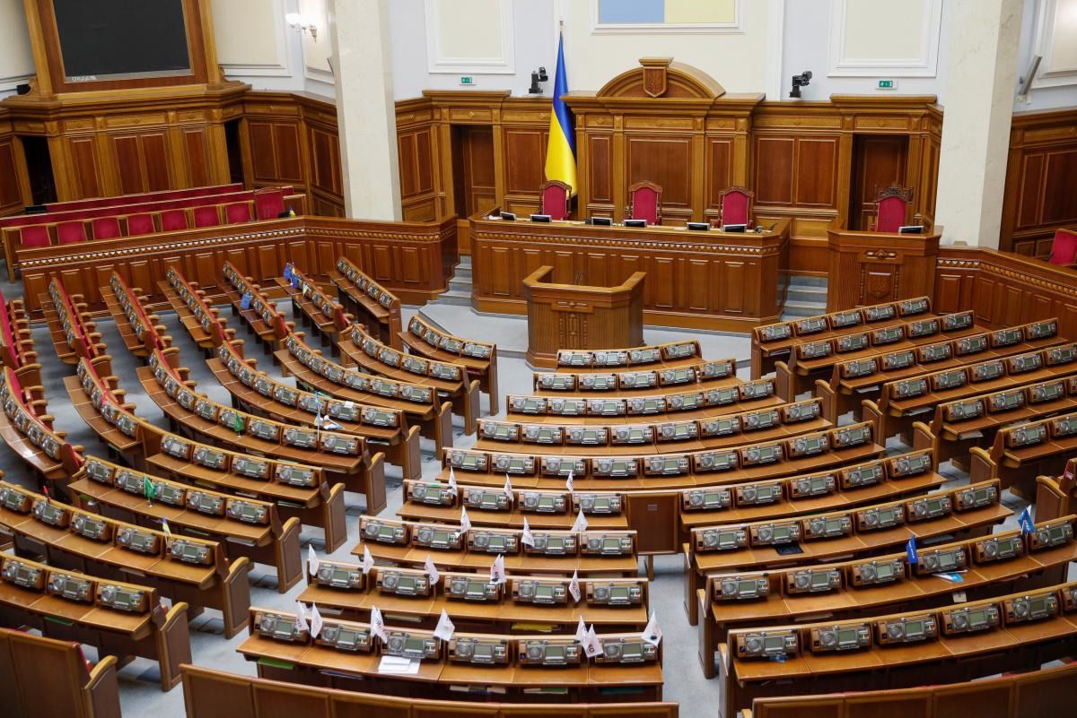 Новообрані депутати 9 серпня вперше зберуться у ВР. Андрій Парубій проведе перше засідання підготовчої групи.