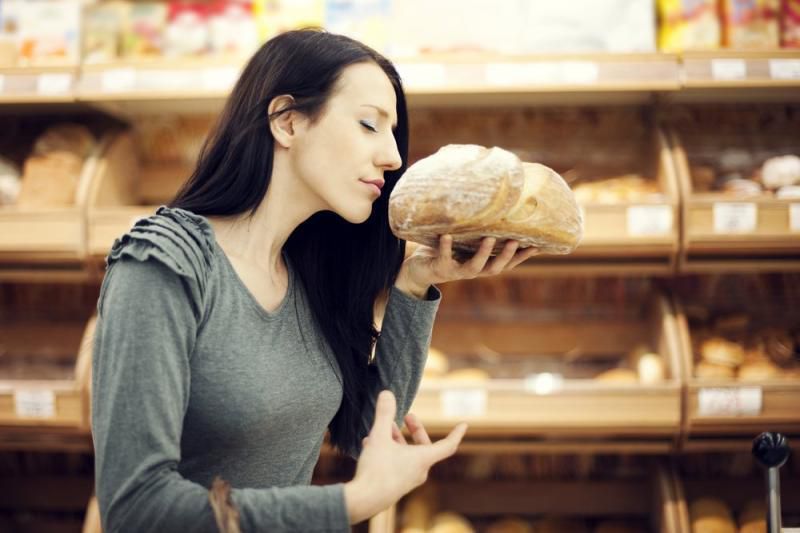 Вчені нарешті з'ясували, яка речовина надає свіжому хлібові такий смачний аромат. Хлібний аромат має свою формулу.