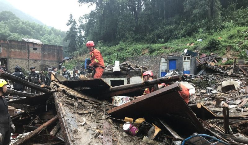Число жертв супертайфуна "Лекіма" зростає. Число загиблих в Китаї у результаті тайфуну "Лекіма" збільшилася до 28 людей, ще 20 числяться зниклими безвісти.