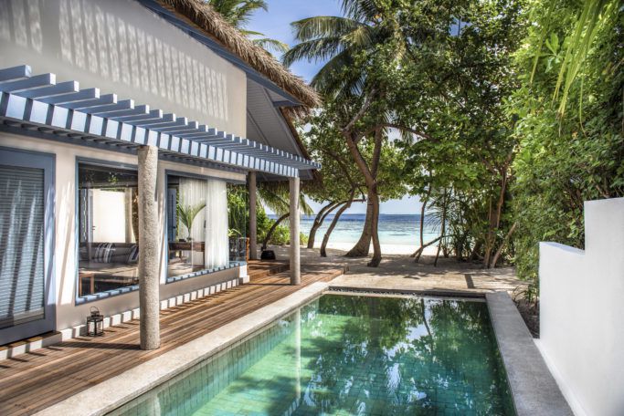 На Мальдівах побудували готель, який піклується про океан. Ви можете не тільки відпочити, але і допомогти природі.