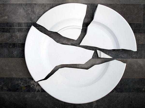 До чого розбивається тарілка: народні прикмети та забобони. Чи справді розбитий посуд може принести нещастя?