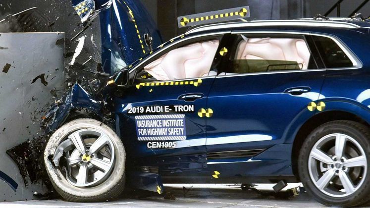 Audi E-Tron Quattro назвали найбільш безпечним електромобілем. Електричний кросовер отримав найвищу оцінку за безпеку під час краш-тесту.