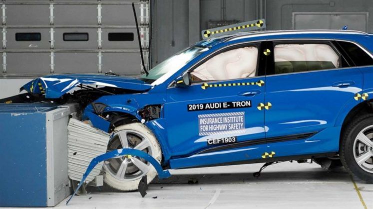 Audi E-Tron Quattro назвали найбільш безпечним електромобілем. Електричний кросовер отримав найвищу оцінку за безпеку під час краш-тесту.