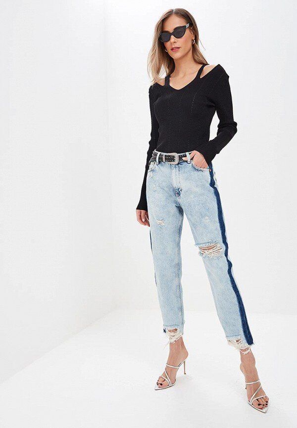 Джинси мом знову в тренді: стильні поєднання. Практичні і зручні джинси мом фіт вигідно підкреслюють жіночу фігуру.