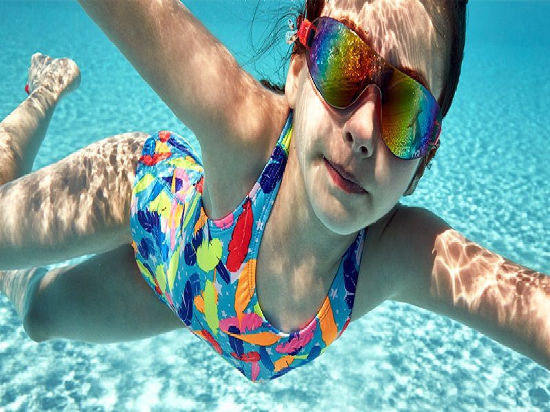 Плавання допомагає підтримувати тіло в хорошій фізичній формі та захищає організм від різних хвороб. Які хвороби здатне побороти плавання.
