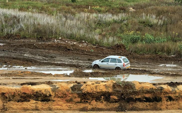 Деякі поради по безпечному водінню автомобіля по ґрунтовці. Щоб не потрапити в грязьовий полон потрібен розум і обережність.