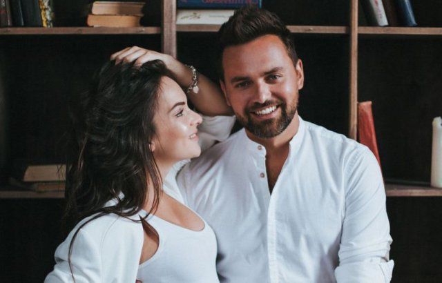 Тимур Мірошниченко вдруге стане батьком. Тепер пара приймає численні привітання.