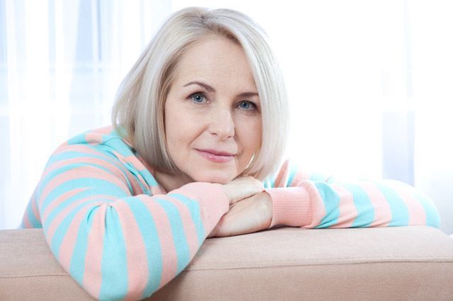 Гормональна терапія при менопаузі провокує рак грудей. Вчені з'ясували, що майже всі види менопаузної гормональної терапії пов'язані з підвищенням ризику раку молочної залози. При цьому шанси захворіти зберігаються навіть через роки після лікування.