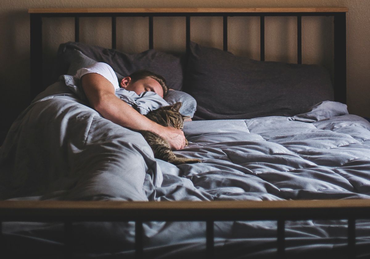 Кардіологи розповіли, що надлишок сну небезпечніший, ніж його нестача. І перш за все, він загрожує інфарктом.
