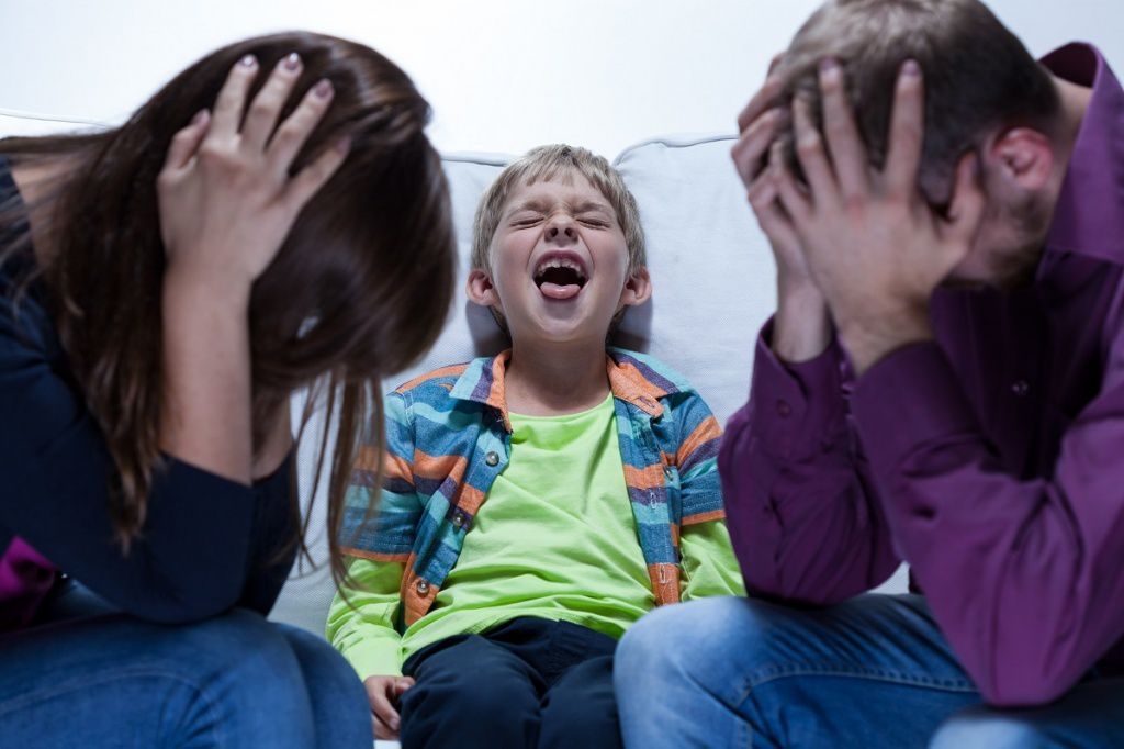 Чому батьки винні у поганій поведінці своїх дітей. Часто батьки самі викликають таку поведінку у дітей.