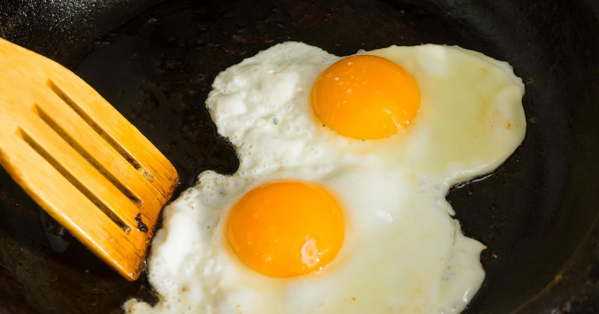 Яйця не можна їсти більше 3 штук на тиждень — дослідження вчених. Вживання більшої кількості яєць підвищує ризик виникнення серцево-судинних захворювань і передчасної смерті.