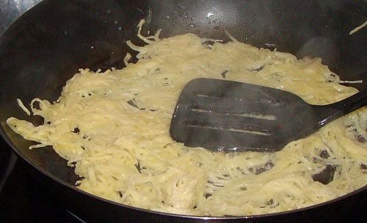 Курочка в ажурі з картоплі — страва, яка не має суперників. Спробуйте приготувати!