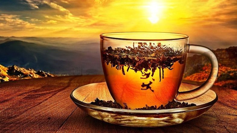 Чай покращує когнітивні здібності мозку. Чаювання хоча б чотири рази на тиждень підвищує ефективність мозкових зв'язків.