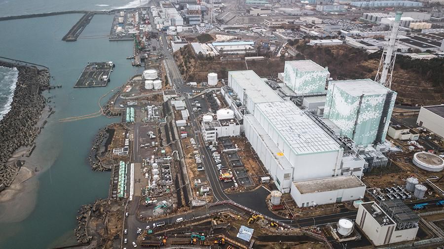 Світу загрожує ядерна катастрофа через Японію. Радіоактивну воду з сумно відомої АЕС «Фукусіма"-1 вже ніде зберігати. Японська влада стверджує: єдиний вихід — злити заражену рідину в океан.