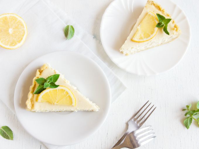 Лимонний сирник з кисло-солодкими нотками. Це ідеальний, поживний і легкий сніданок, полуденок або солодка вечеря.