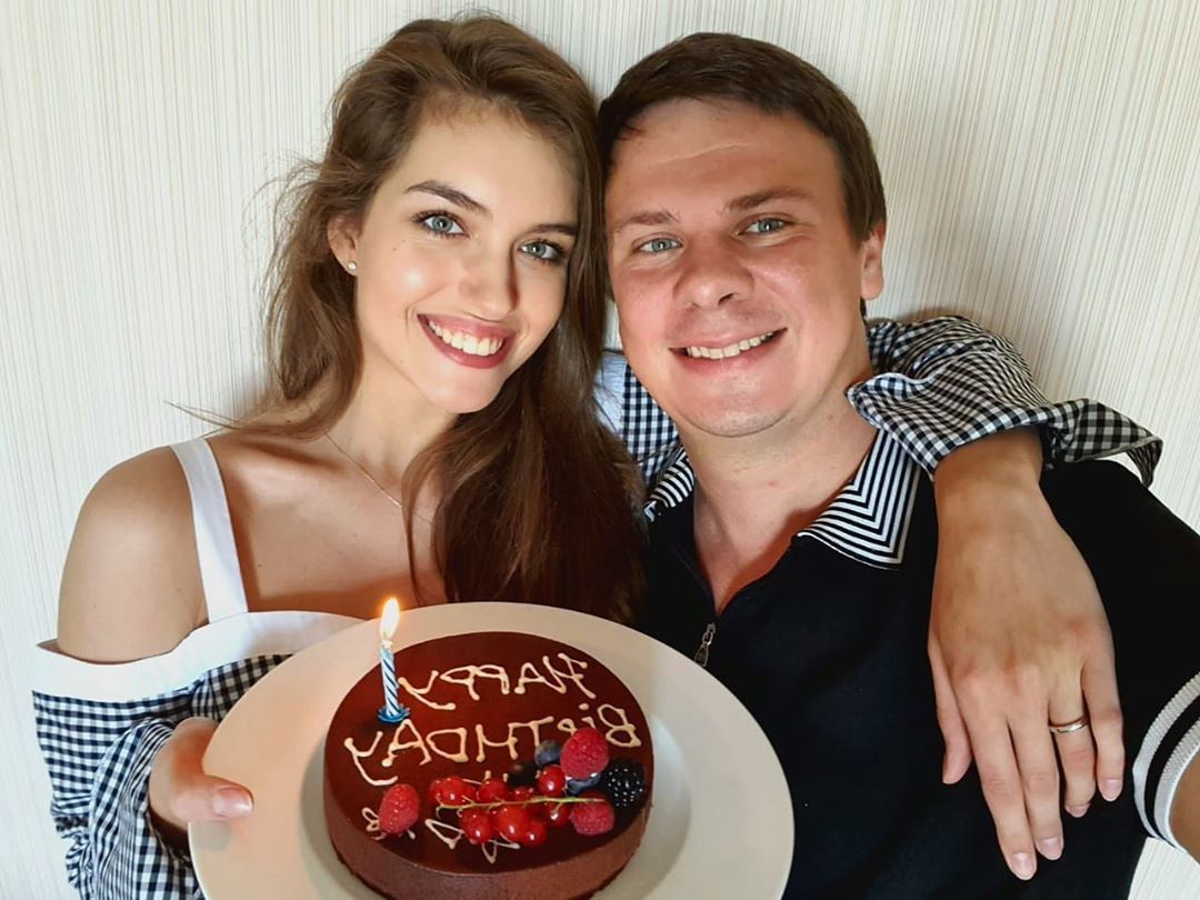Як змінилося життя Дмитра Комарова і Олександри Кучеренко після одруження. Як переживає розлуку з чоловіком дружина Дмитра Комарова.