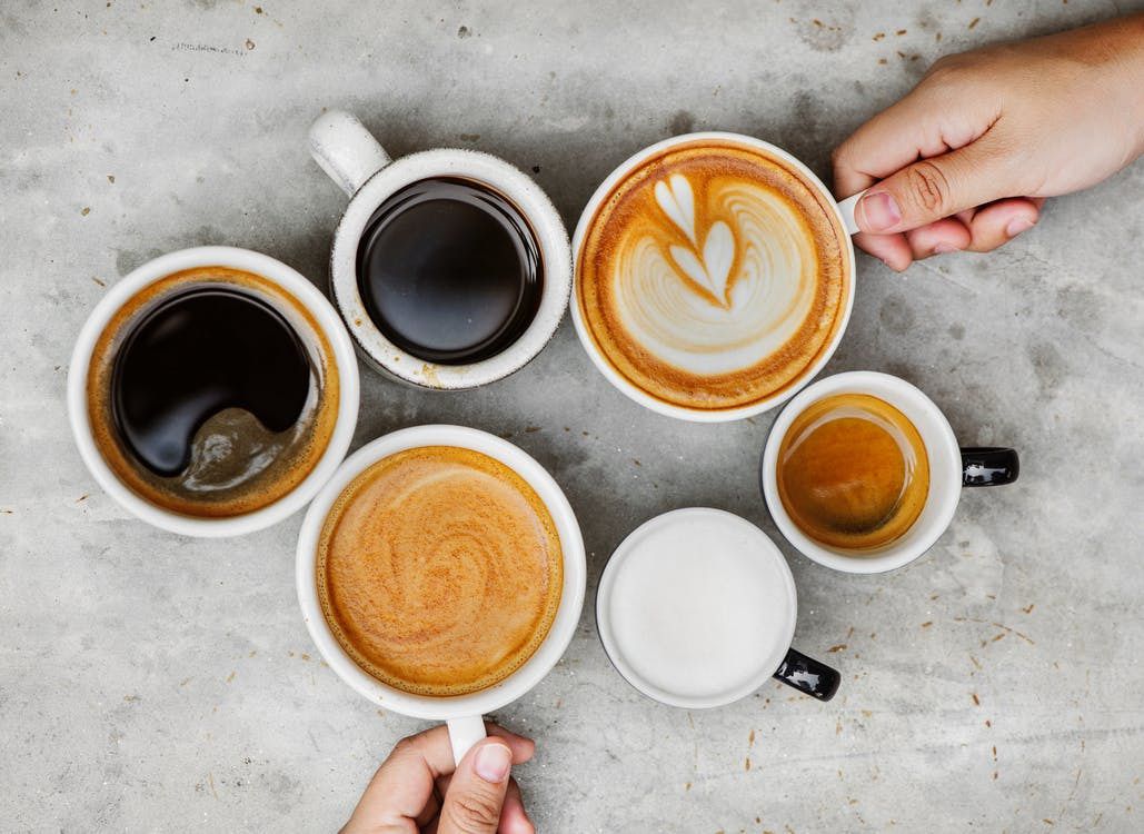 Вплив кави на центральну нервову систему. Кава діє як стимулятор центральної нервової системи саме завдяки вмісту в ній кофеїну.