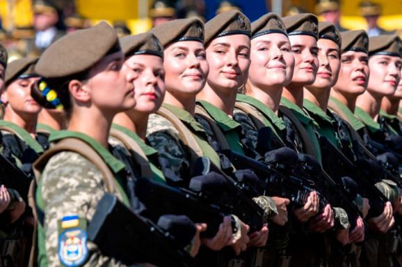 За останні 11 років кількість українських жінок у Збройних силах збільшилася в 15 разів. Багато представниць слабкої статті не проти служби в армії.