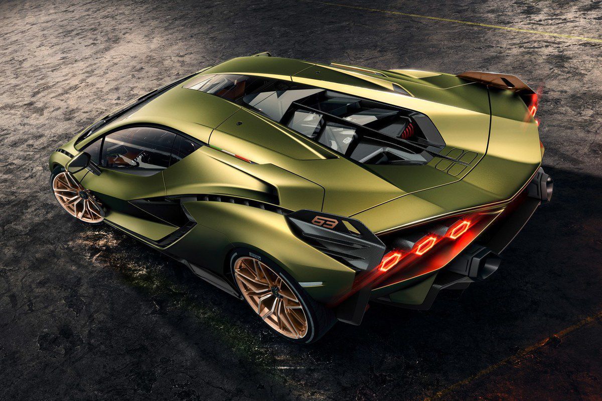 Lamborghini презентувала перший гібридний суперкар. Купе вийде тиражем всього 63 примірники, які вже все розкупили.