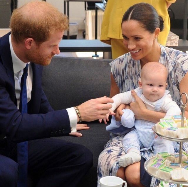 Вперше малюк Арчі взяв участь у заходах в рамках королівського туру. Герцоги Сассекські показали підрослого малюка.