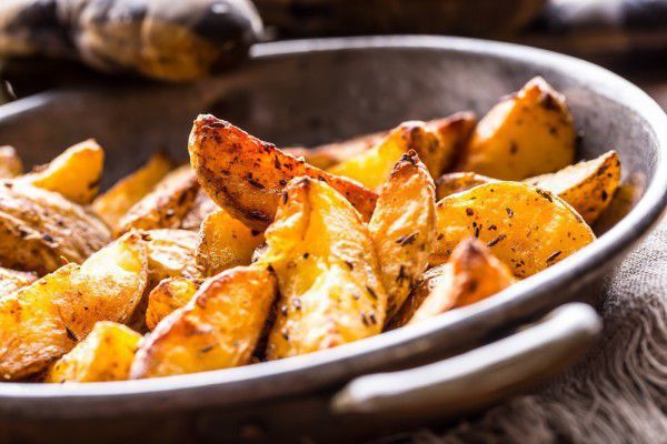 смачно і не так шкідливо: картопля по‑селянськи в духовці