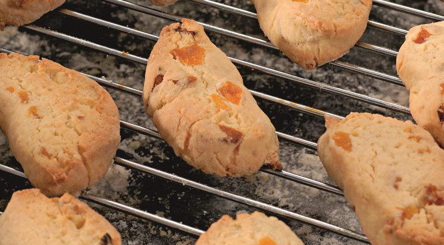 Печиво з кислинкою кураги та ароматом ванілі. Використовуючи цей рецепт, можна приготувати печиво з будь-якою іншою начинкою.