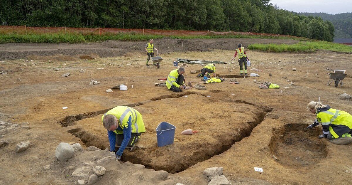 Археологами знайдене місце поховання епохи вікінгів — відео. У Норвегії знайшли похоронний дім вікінгів.