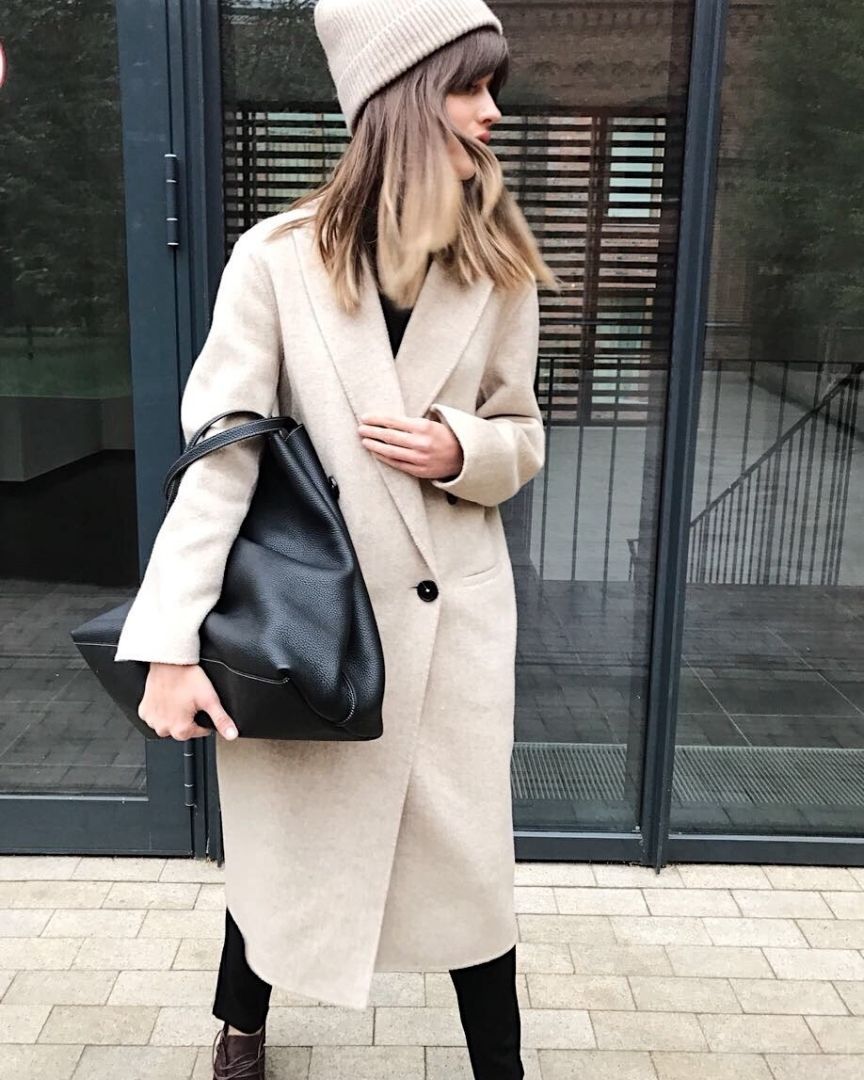 Пальто, яке підходить всім: модні моделі оверсайз осені 2019. Пальто оверсайз — ідеальне рішення для жінок, які люблять приміряти на себе трендові предмети гардероба.