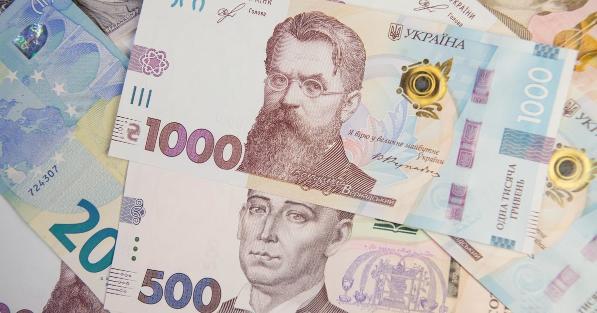 Українці перевищили витратами свої доходи на 23 млрд грн. У другому кварталі 2019-го українці на їжу, одяг, комуналку та інше витратили понад 817 млрд грн.