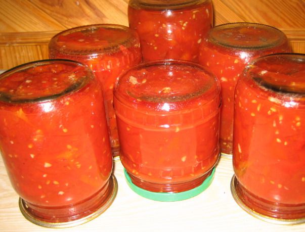 Як приготувати апетитне лечо з помідорів на зиму своїми руками: простий і смачний рецепт закуски з томатів і перцю. Хто з нас не любить смачні зимові заготовки?