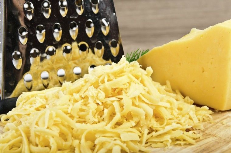 Як зробити, щоб натертий сир легко розсипався і не злипався