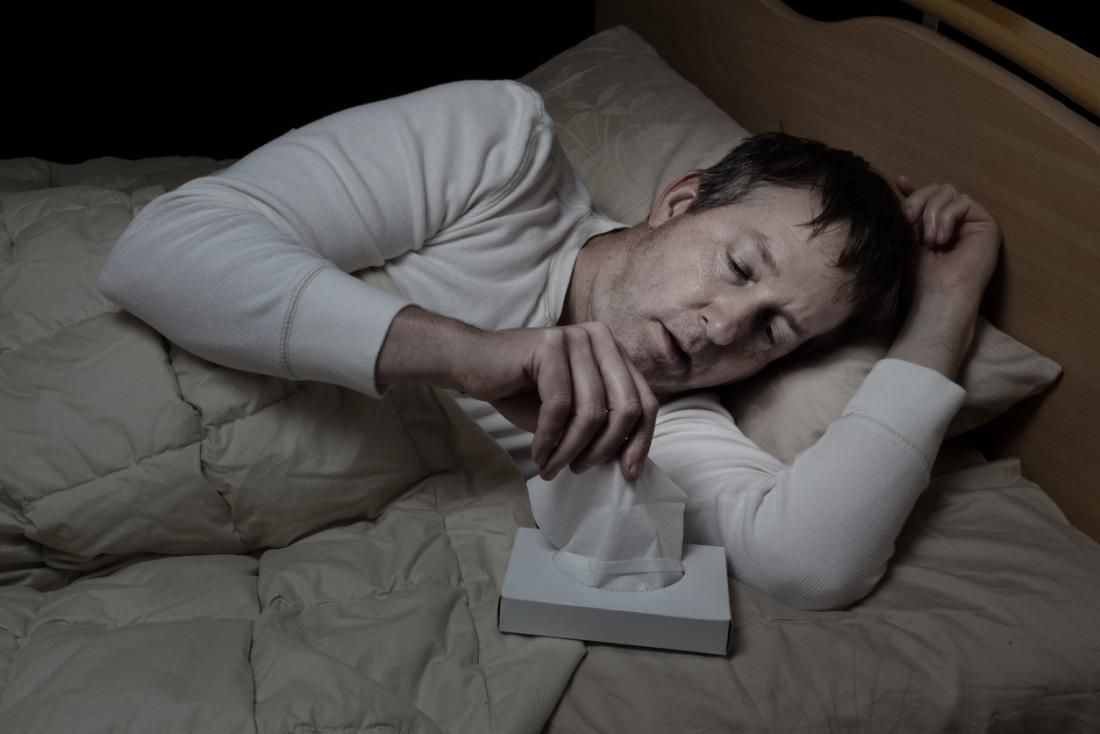 Чому людина пітніє під час сну. Причинами цього явища можуть бути різні стани людини.