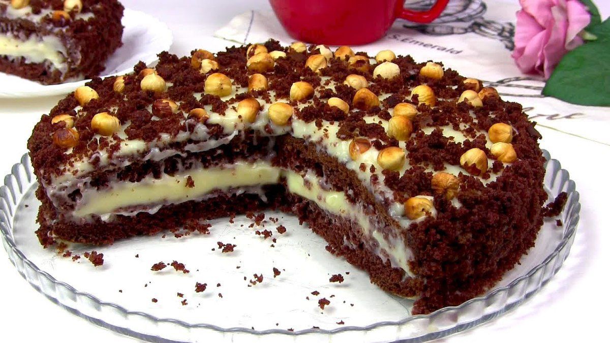 Торт "Фантазія" — швидкий і простий десерт до чаю. Випічка виходить ніжною і просто тане в роті.