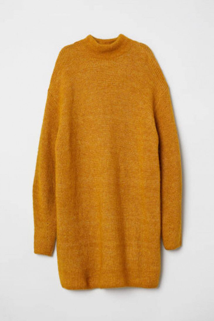 Холод не перешкода для моди: підбірка найстильніших светрів на осінь і зиму. Осінь відразу асоціюється зі светрами! М'які і колючі, класичні й оригінальні... Пропонуємо пройтися по найтрендовішим моделям, щоб знати, що шукати в магазині.