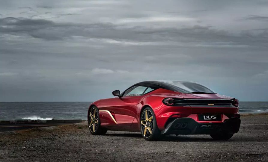 Aston Martin створив найдорожче авто у своїй історії. Купе DBS GT Zagato можна придбати лише разом з DB4 GT Zagato Continuation.