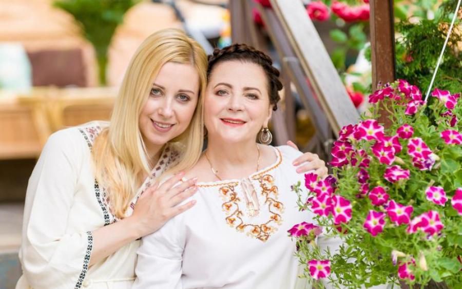 День народження Ніни Матвієнко: як донька привітала маму зі святом. Народній артистці виповнилося 72 роки.